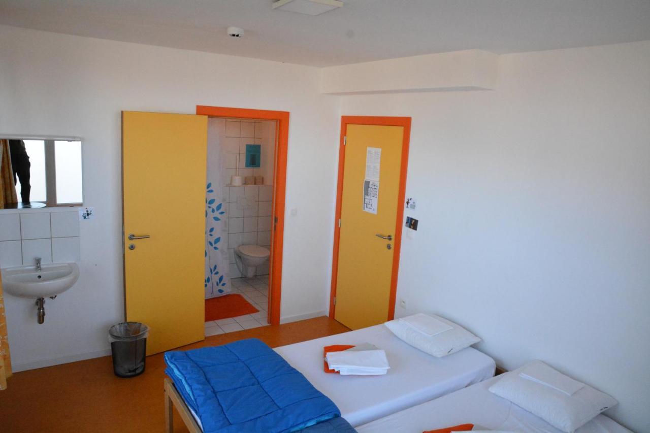 Le Fagotin - Youth Hostel ستاومونت المظهر الخارجي الصورة