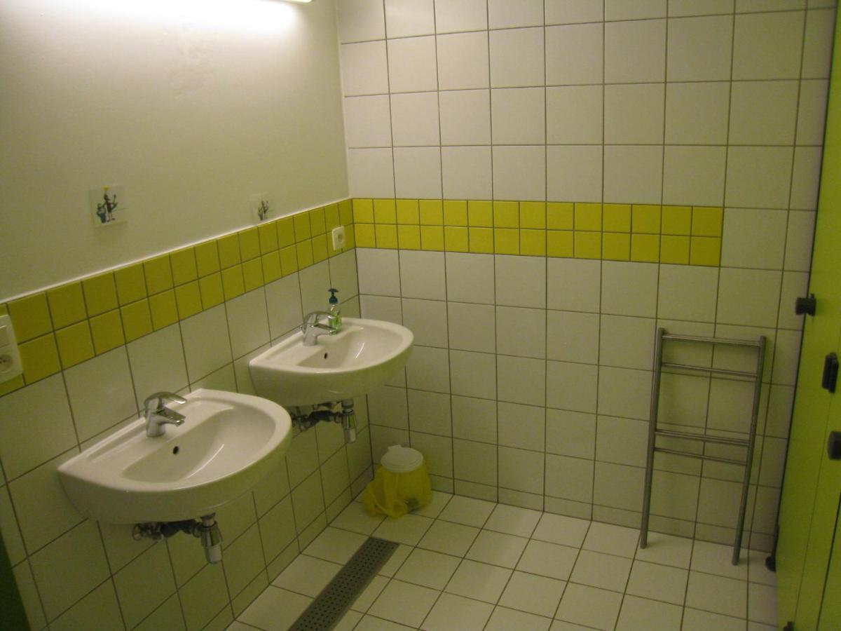 Le Fagotin - Youth Hostel ستاومونت المظهر الخارجي الصورة